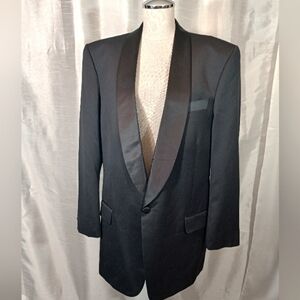 Tuxedo Jacket 44/Med, Men Tailored, Lapel Tailored  Black,Collar, BttnUp, Pockts